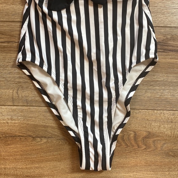 Tabitha Brown for Target one-piece swimsuit featuring a mixed pattern design - Picture 4 of 9